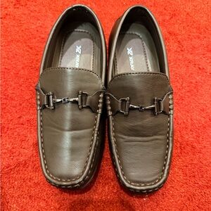 Xray Footwear -  Boy's Dress Loafers brown size 2